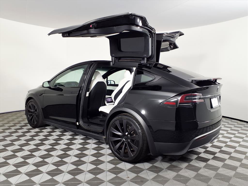 Used 2022 Tesla Model X Plaid image 6