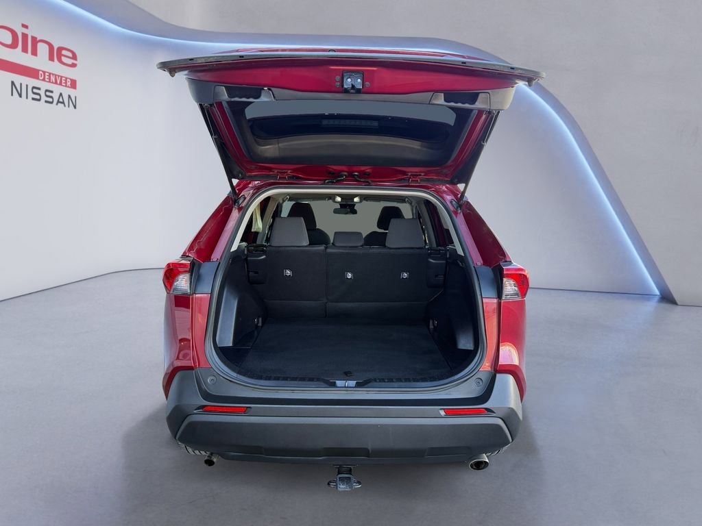 Used 2021 Toyota RAV4 XLE image 19