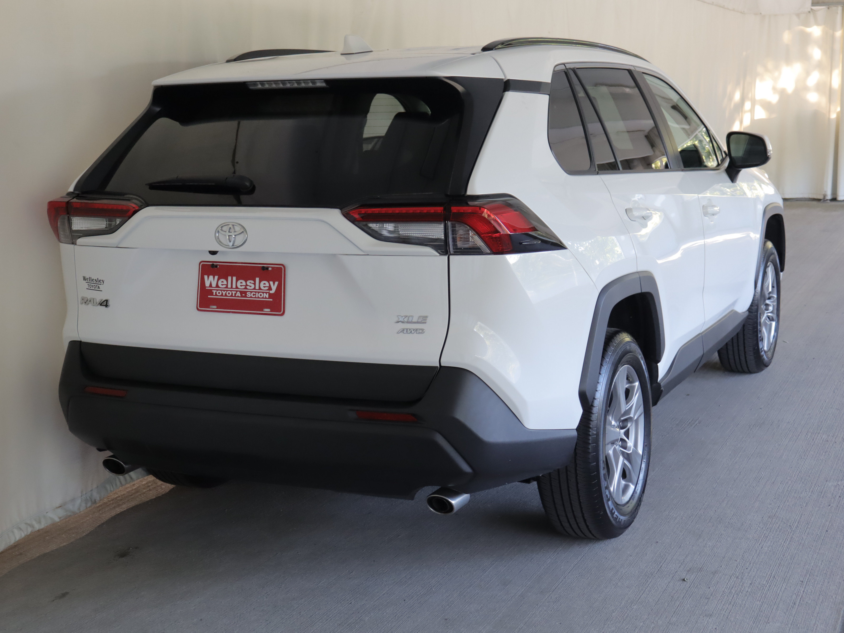Used 2024 Toyota RAV4 XLE w/ Convenience Package AWD/4WD image 7