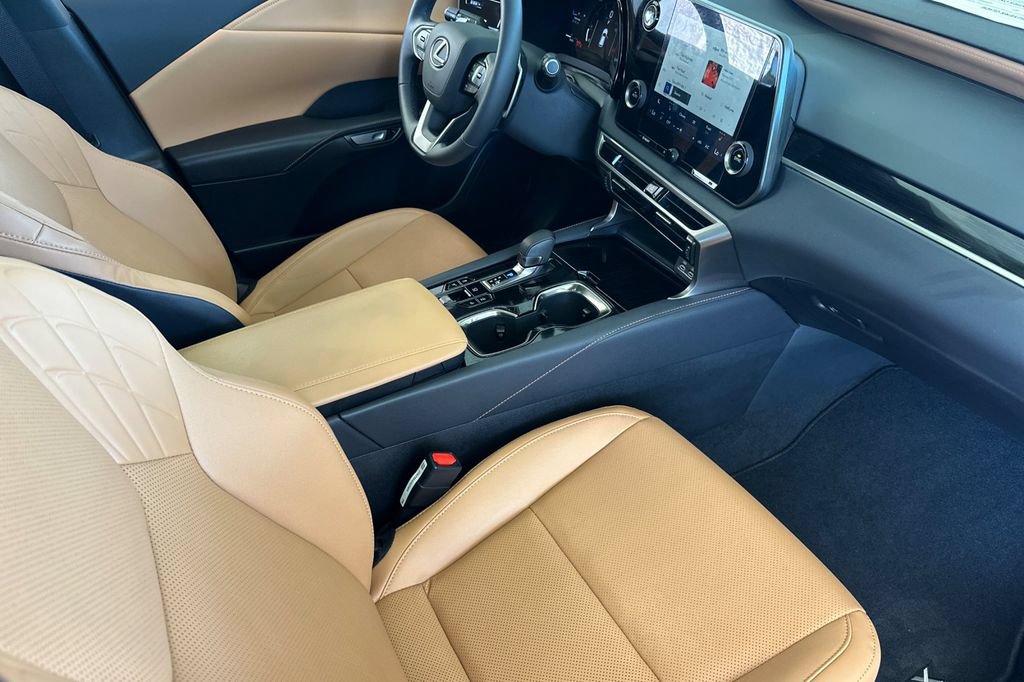 Used 2026 Lexus RX 350 AWD w/ Accessory Package (Z1) image 18