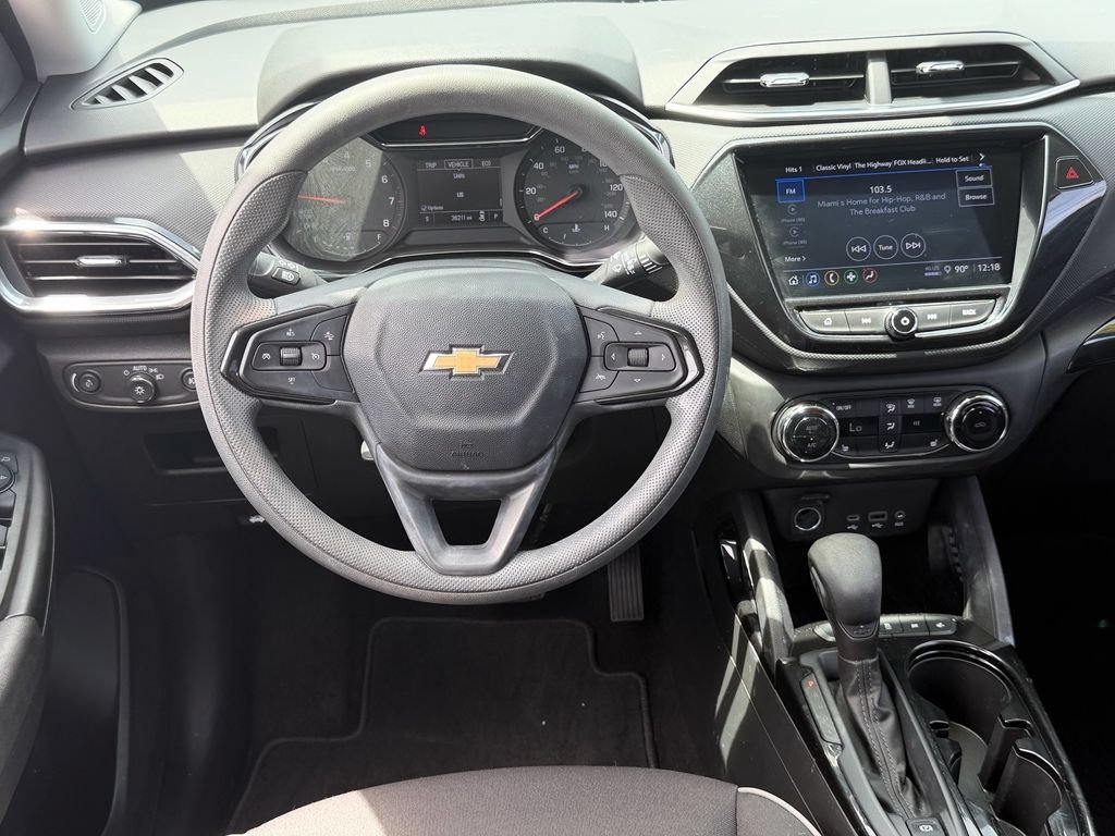 Certified 2023 Chevrolet TrailBlazer LT w/ Convenience Package FWD image 12