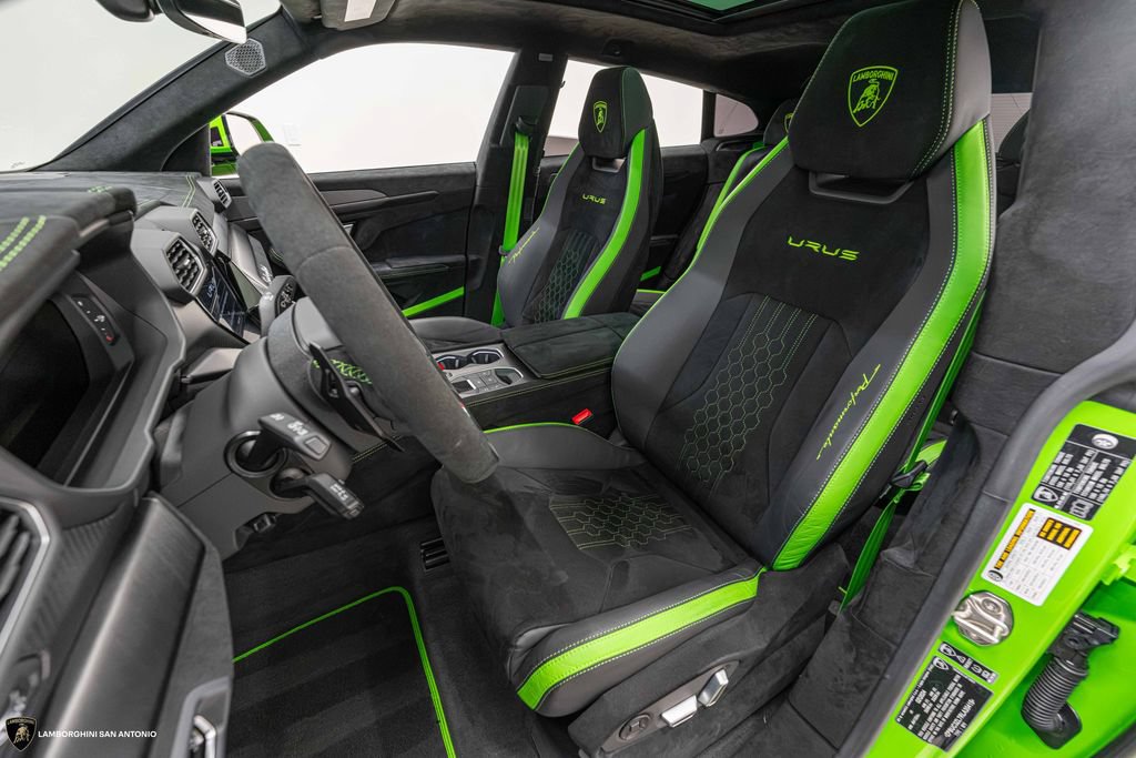 Used 2024 Lamborghini Urus Performante AWD/4WD image 22