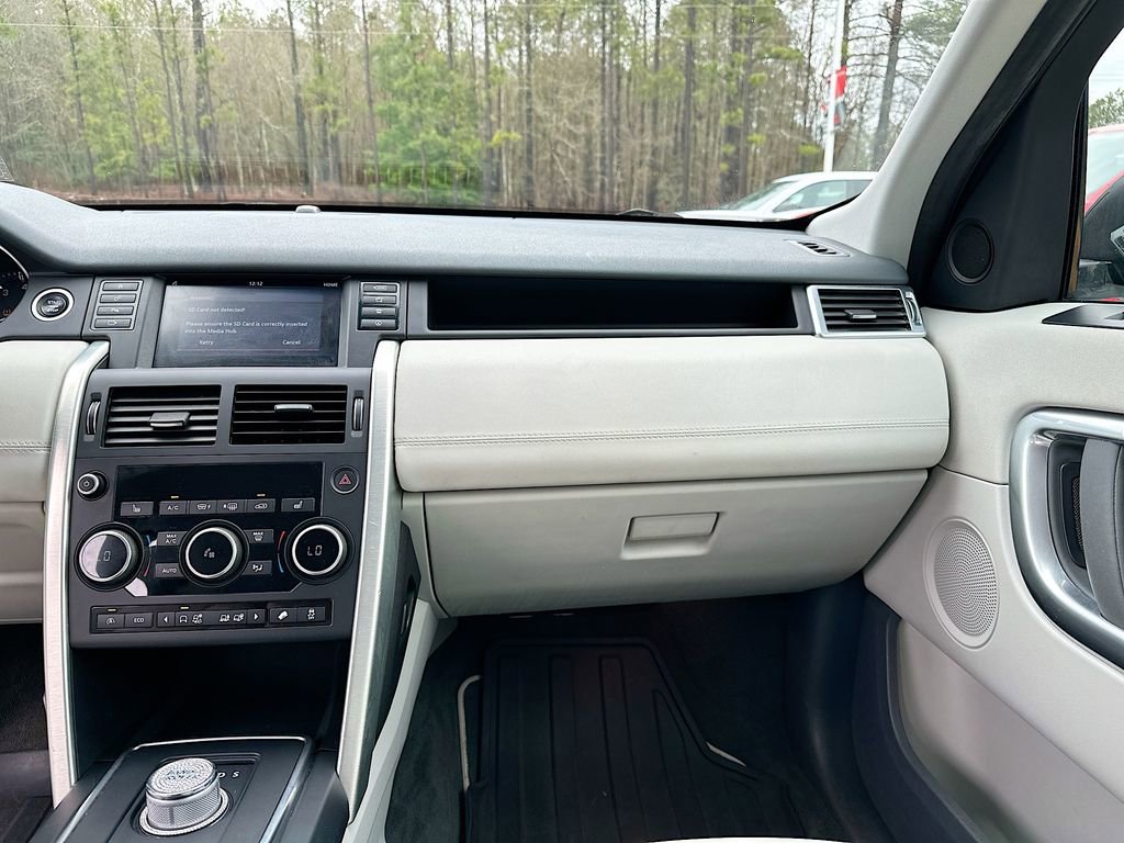 Used 2016 Land Rover Discovery Sport SE image 19