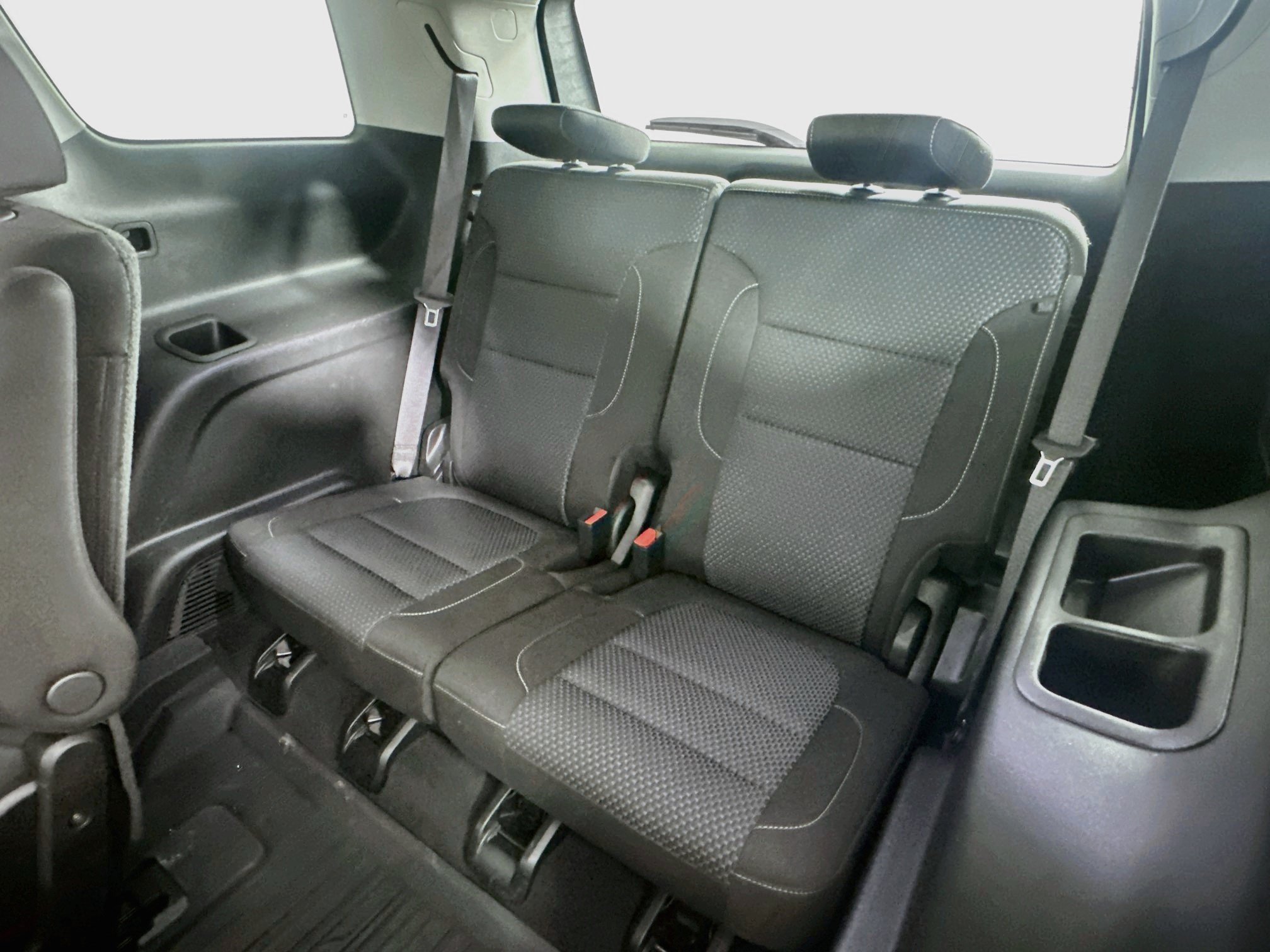 Used 2023 GMC Acadia SLE w/ Driver Convenience Package FWD image 30