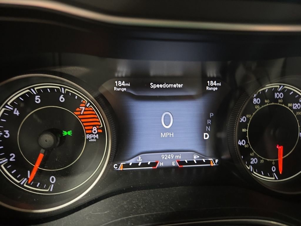 Used 2019 Jeep Cherokee Limited image 12