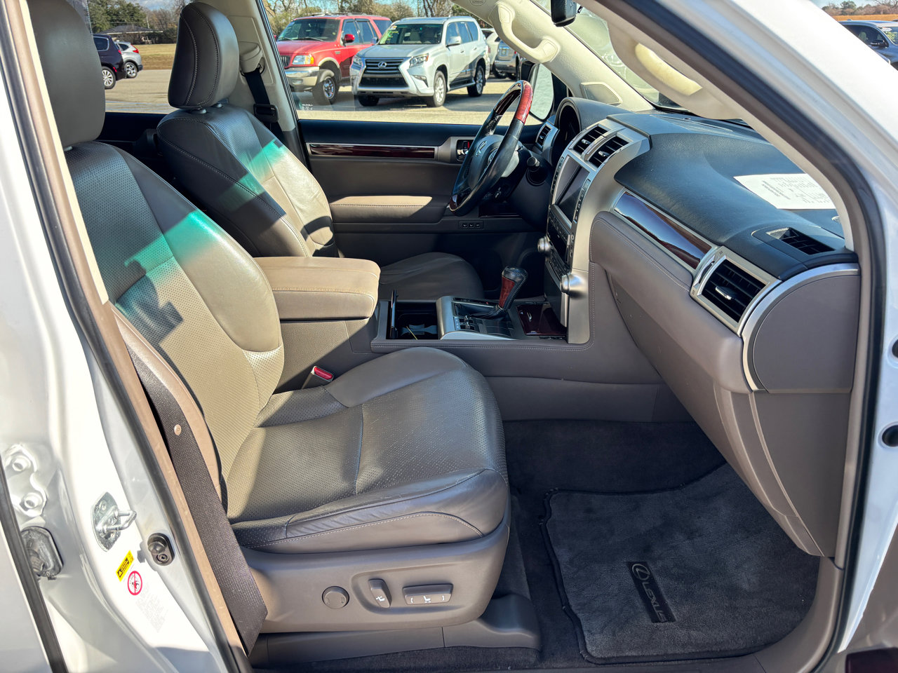 Used 2010 Lexus GX 460 image 28