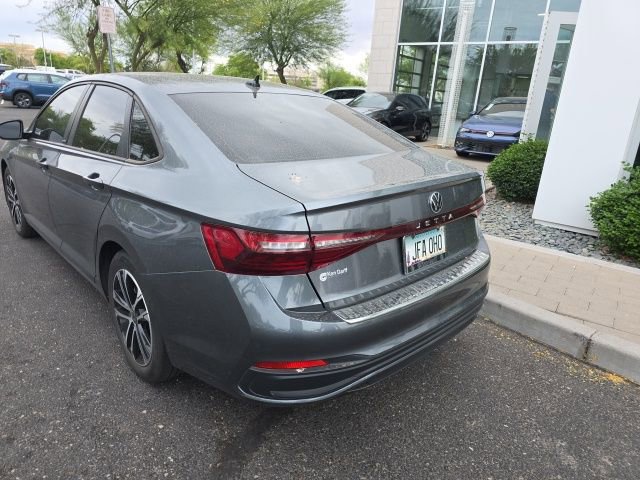 Used 2025 Volkswagen Jetta Sport image 5