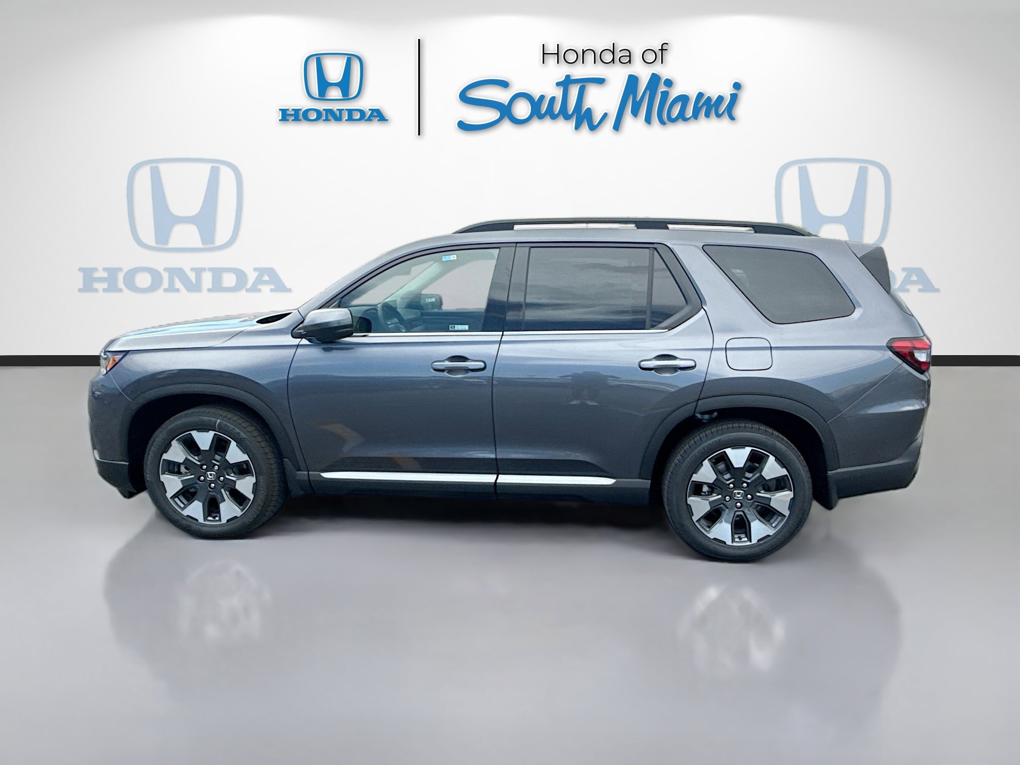 New 2026 Honda Pilot Touring image 4