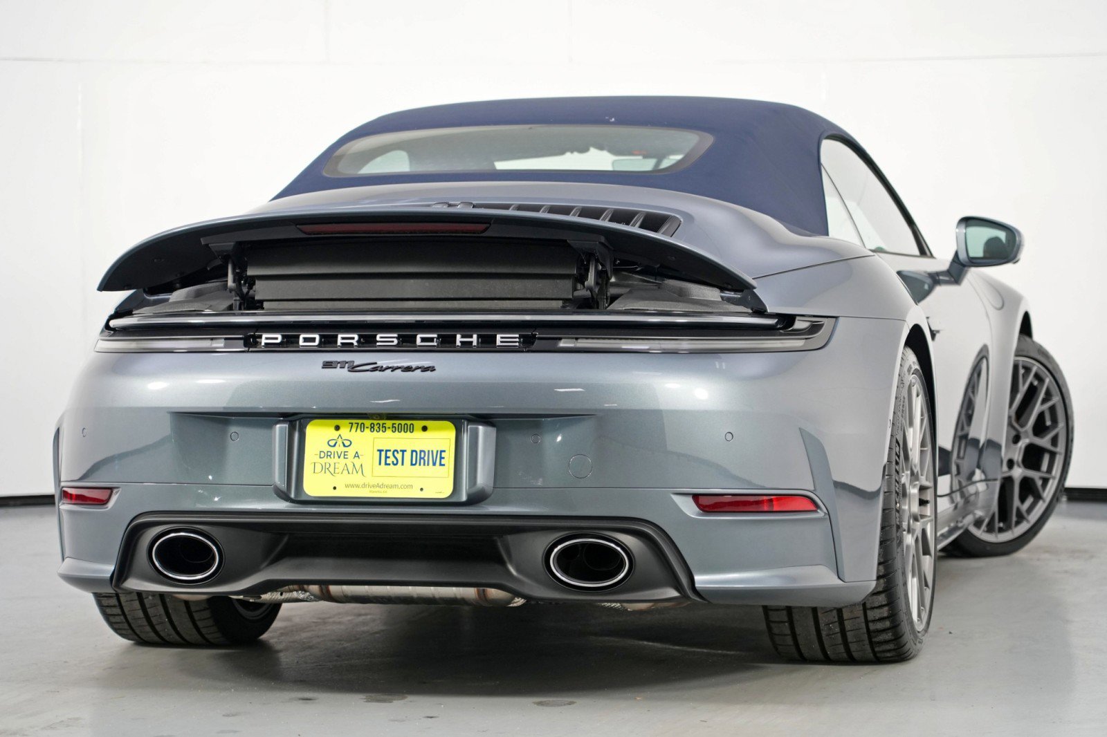 Used 2025 Porsche 911 Carrera image 5