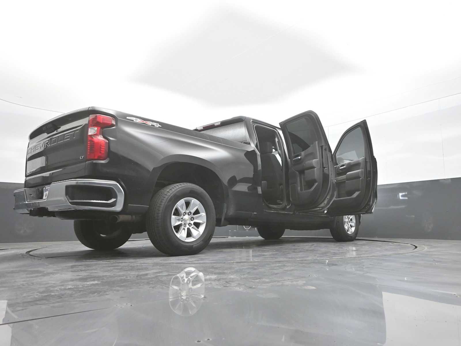 Used 2021 Chevrolet Silverado 1500 LT AWD/4WD image 74