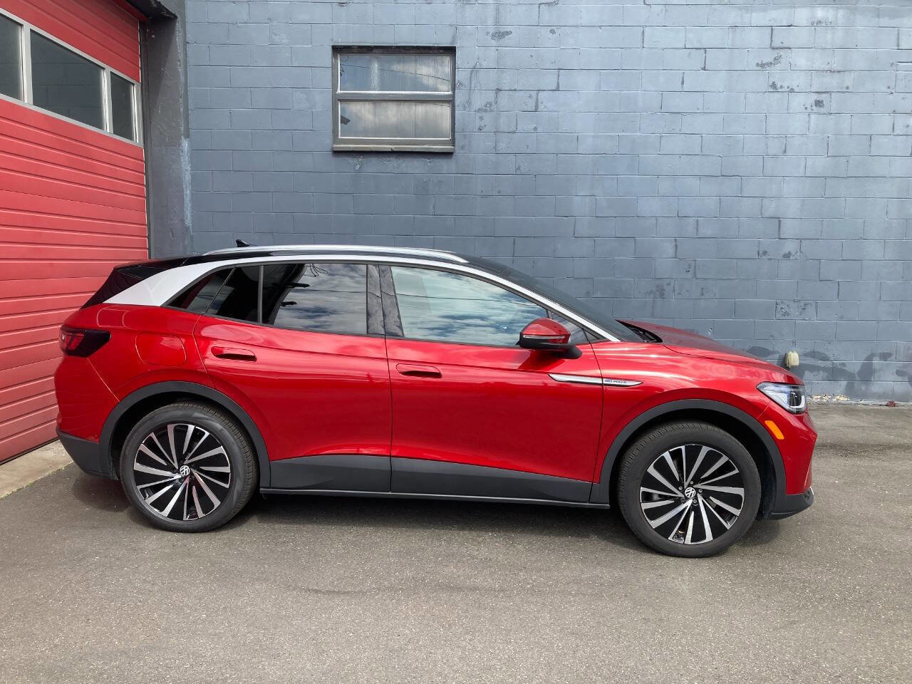 Used 2023 Volkswagen ID.4 Pro S Plus image 2