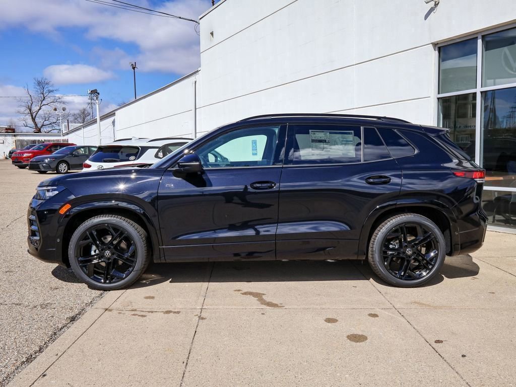 New 2026 Volkswagen Tiguan SE R-Line image 2