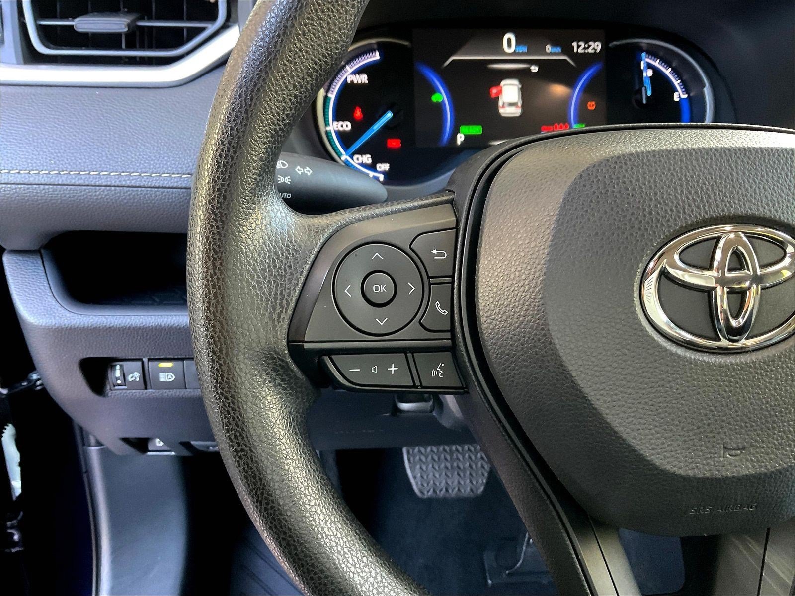 Used 2025 Toyota RAV4 XLE AWD/4WD image 11