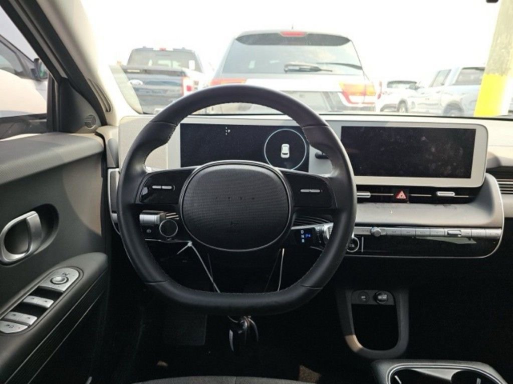 Used 2023 Hyundai Ioniq 5 SE image 4