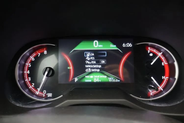 Used 2025 Toyota RAV4 LE FWD image 27