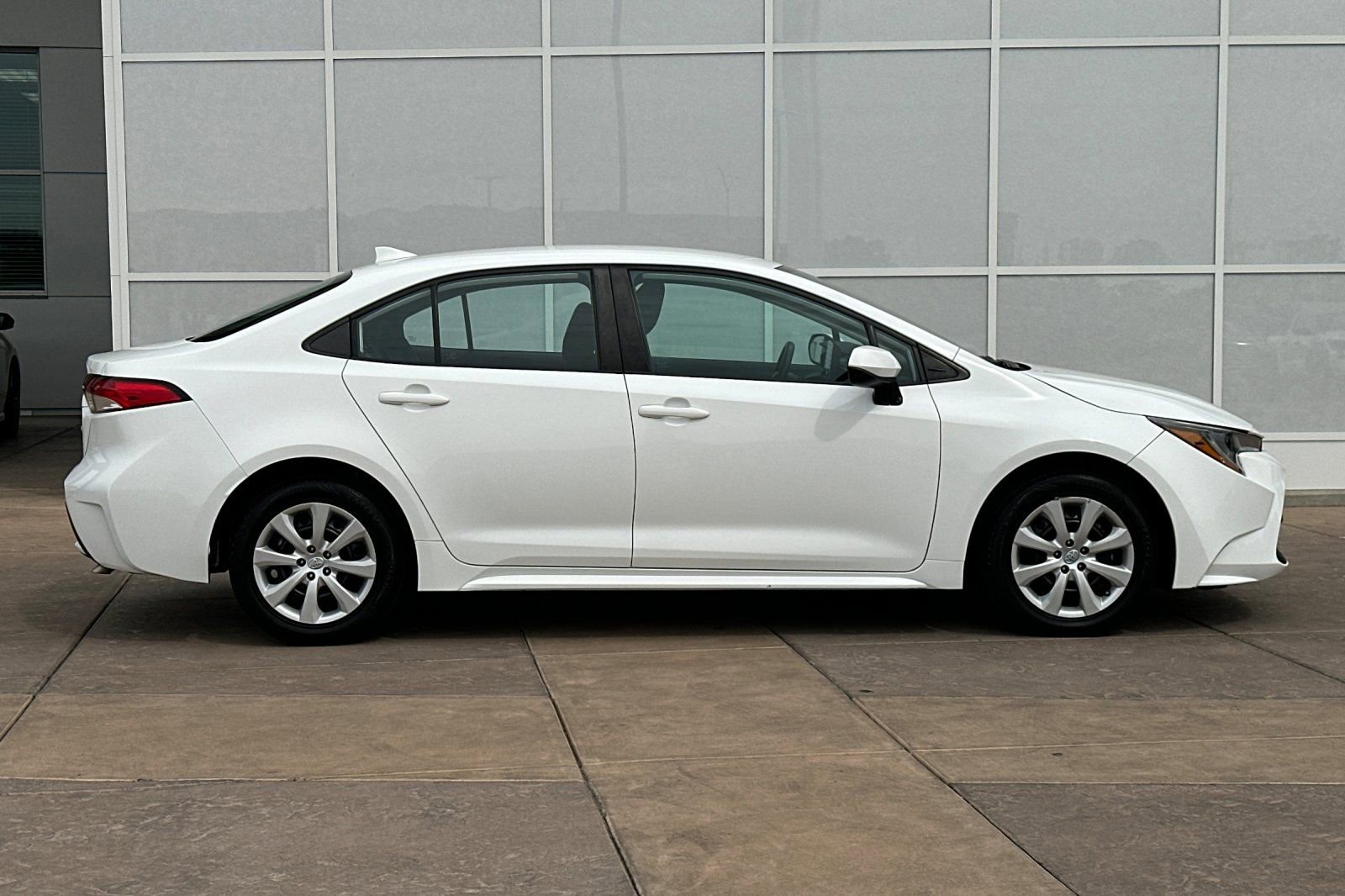 Certified 2022 Toyota Corolla LE image 3