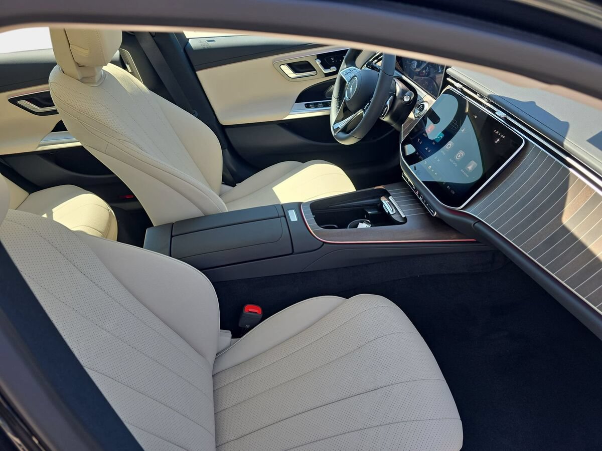 New 2026 Mercedes-Benz E 350 4MATIC Sedan image 10