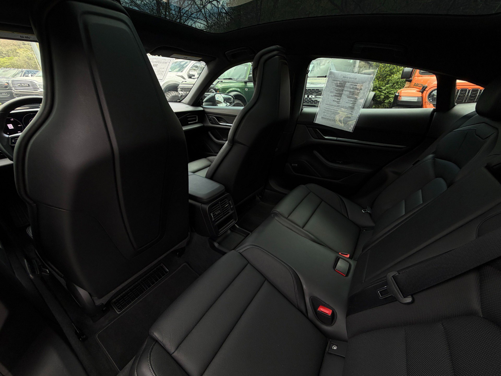 Used 2022 Porsche Taycan image 23