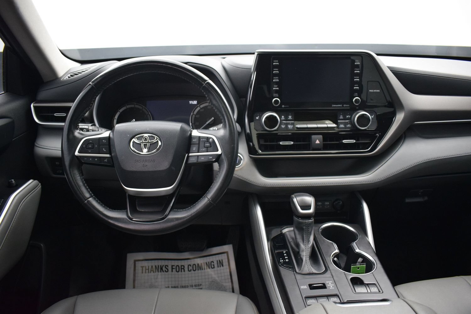 Used 2022 Toyota Highlander XLE AWD/4WD image 17