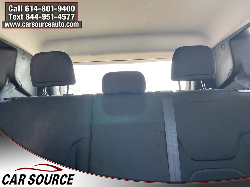 Used 2018 Jeep Renegade Latitude w/ Cold Weather Group image 22