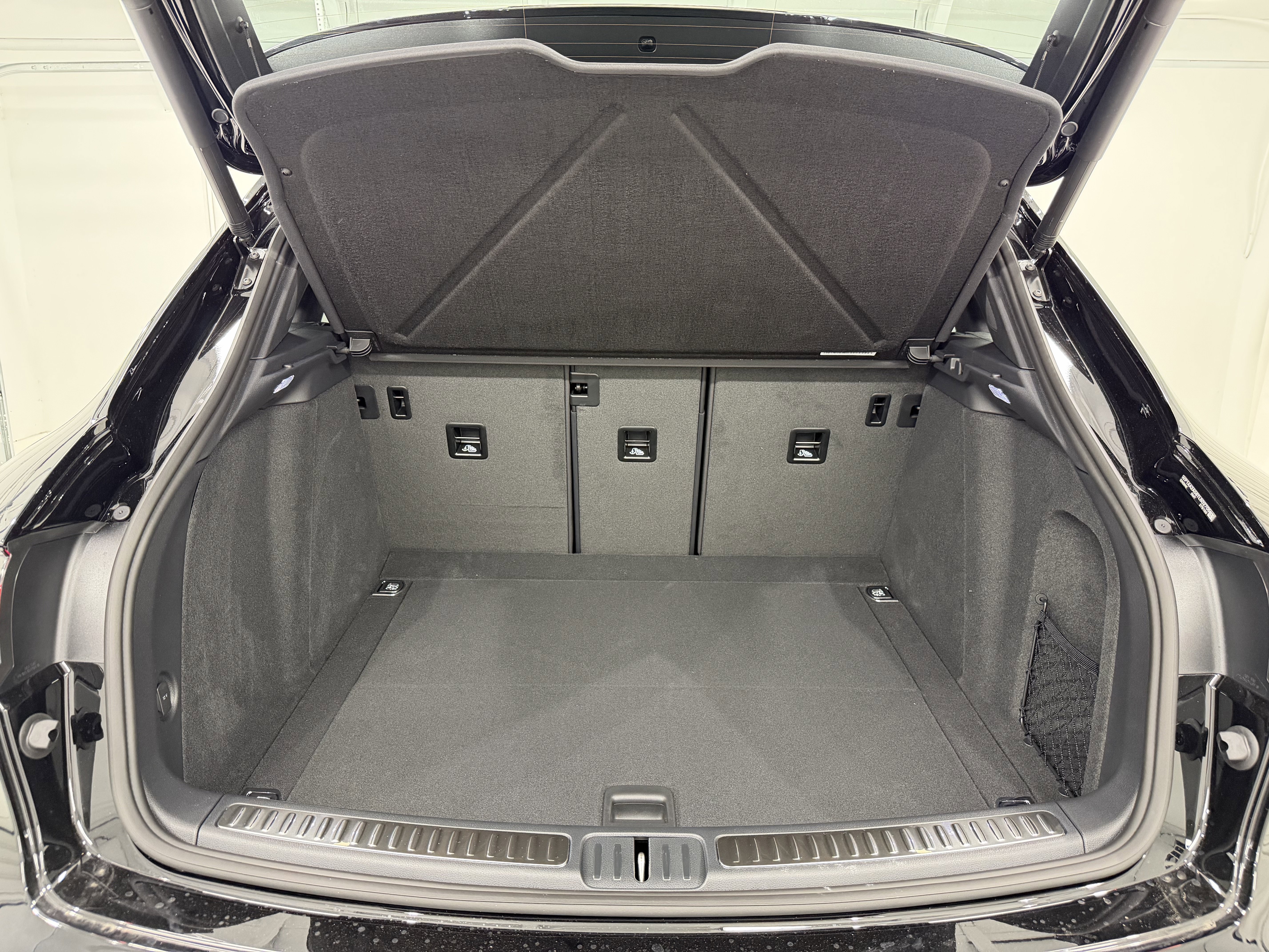 New 2026 Porsche Macan image 58