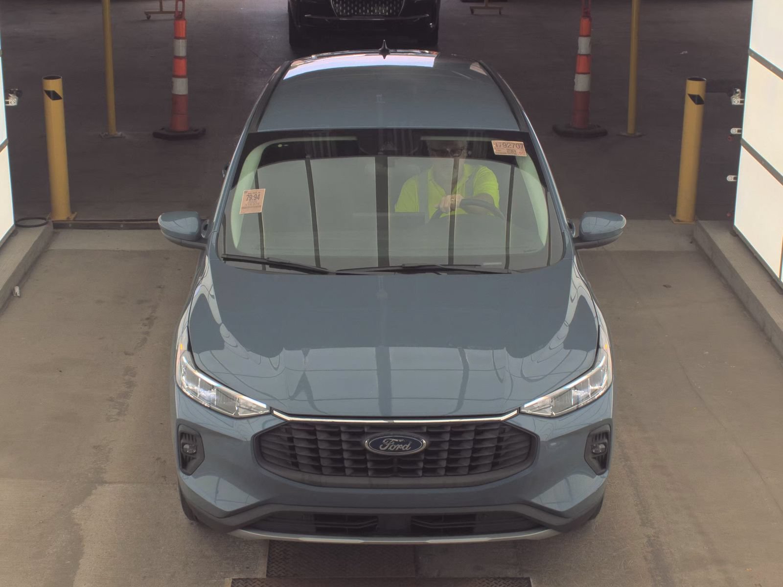 Used 2025 Ford Escape SE FWD image 3