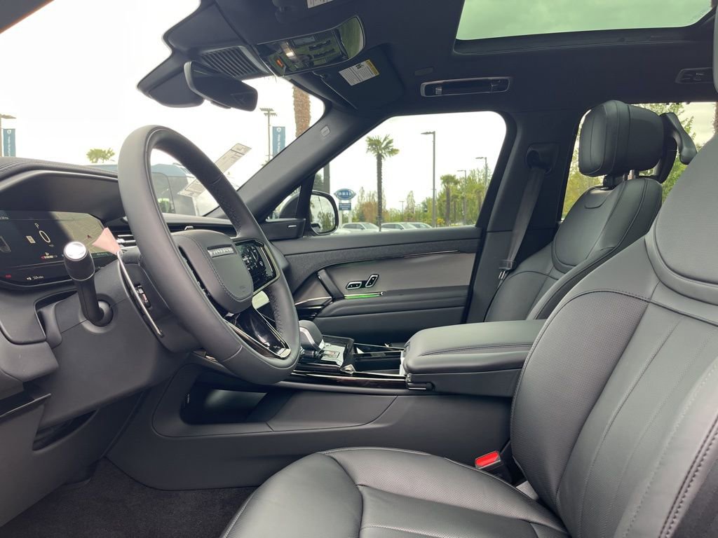 New 2026 Land Rover Range Rover Sport Dynamic SE AWD/4WD image 4