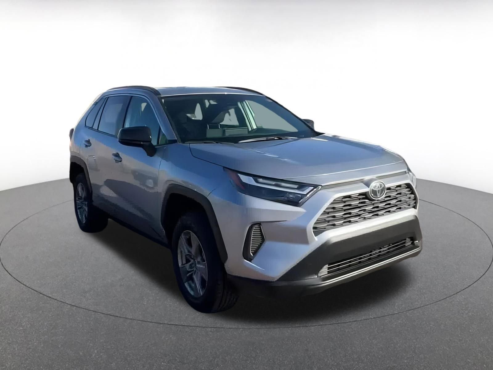 Used 2025 Toyota RAV4 LE image 3