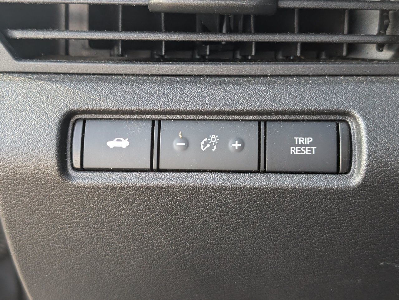 Certified 2025 Nissan Altima 2.5 SV FWD image 24