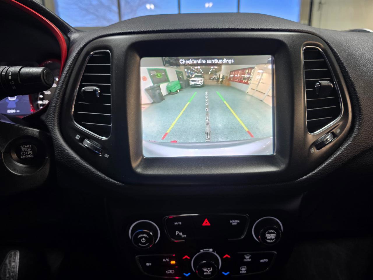 Used 2019 Jeep Compass Trailhawk w/ Leather Interior Group AWD/4WD image 32