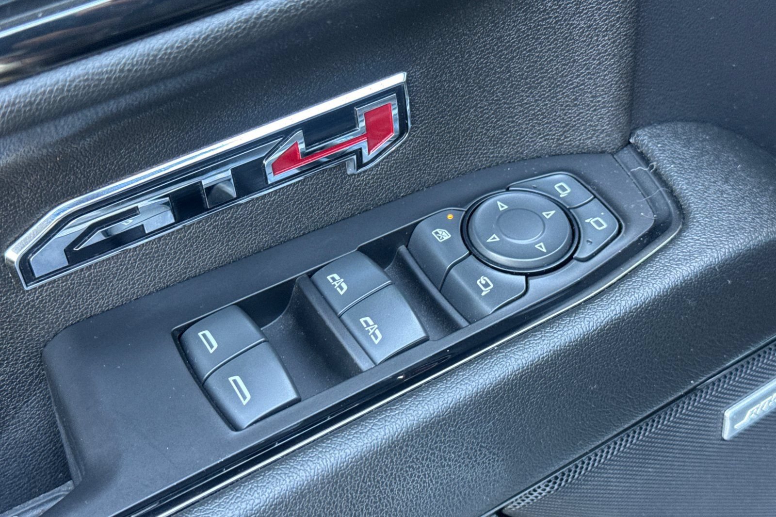 Used 2023 GMC Sierra 1500 AT4 w/ AT4 Premium Package AWD/4WD image 13
