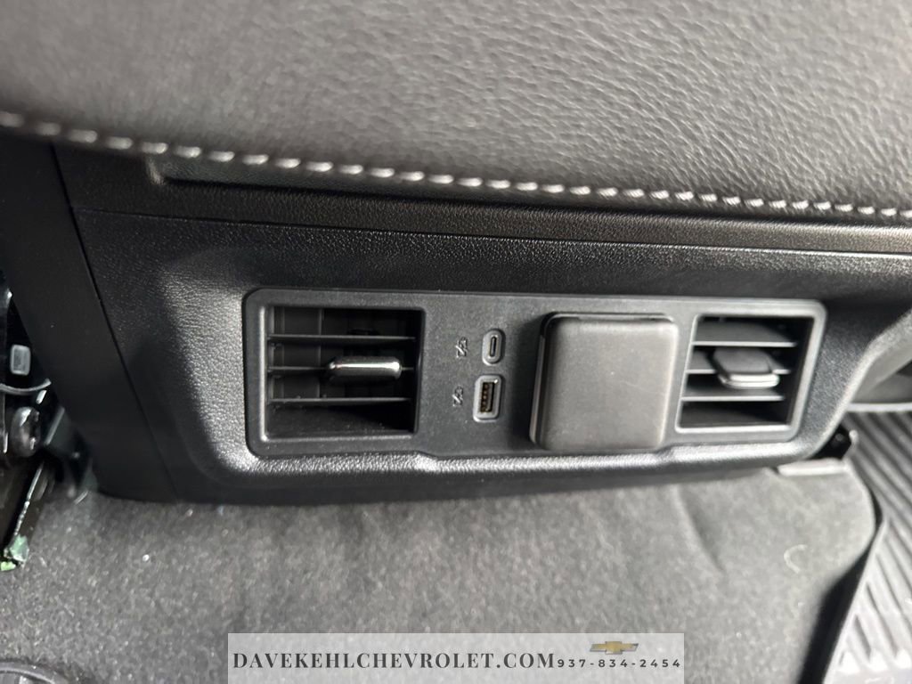 Used 2025 Chevrolet Silverado 1500 LT image 36