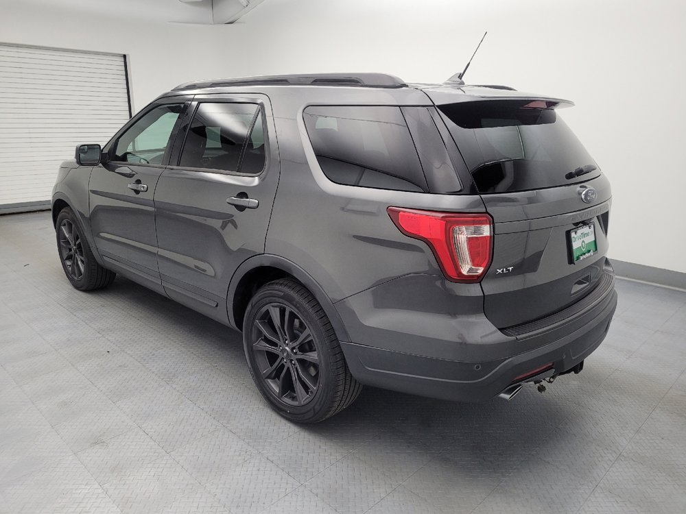 Used 2018 Ford Explorer XLT w/ Equipment Group 202A FWD image 3