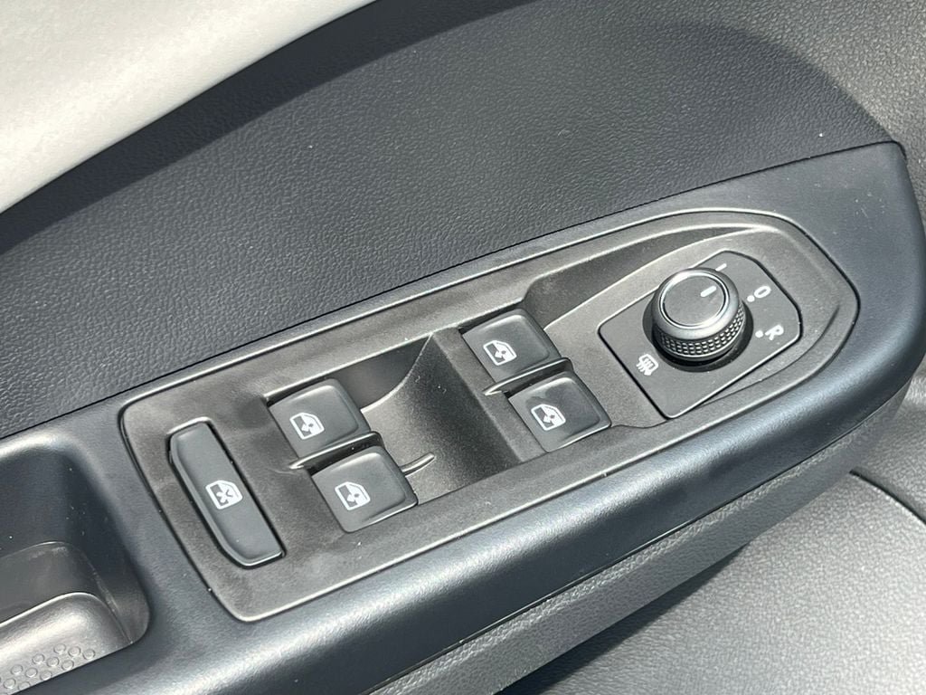 New 2026 Volkswagen Taos SE AWD/4WD image 15