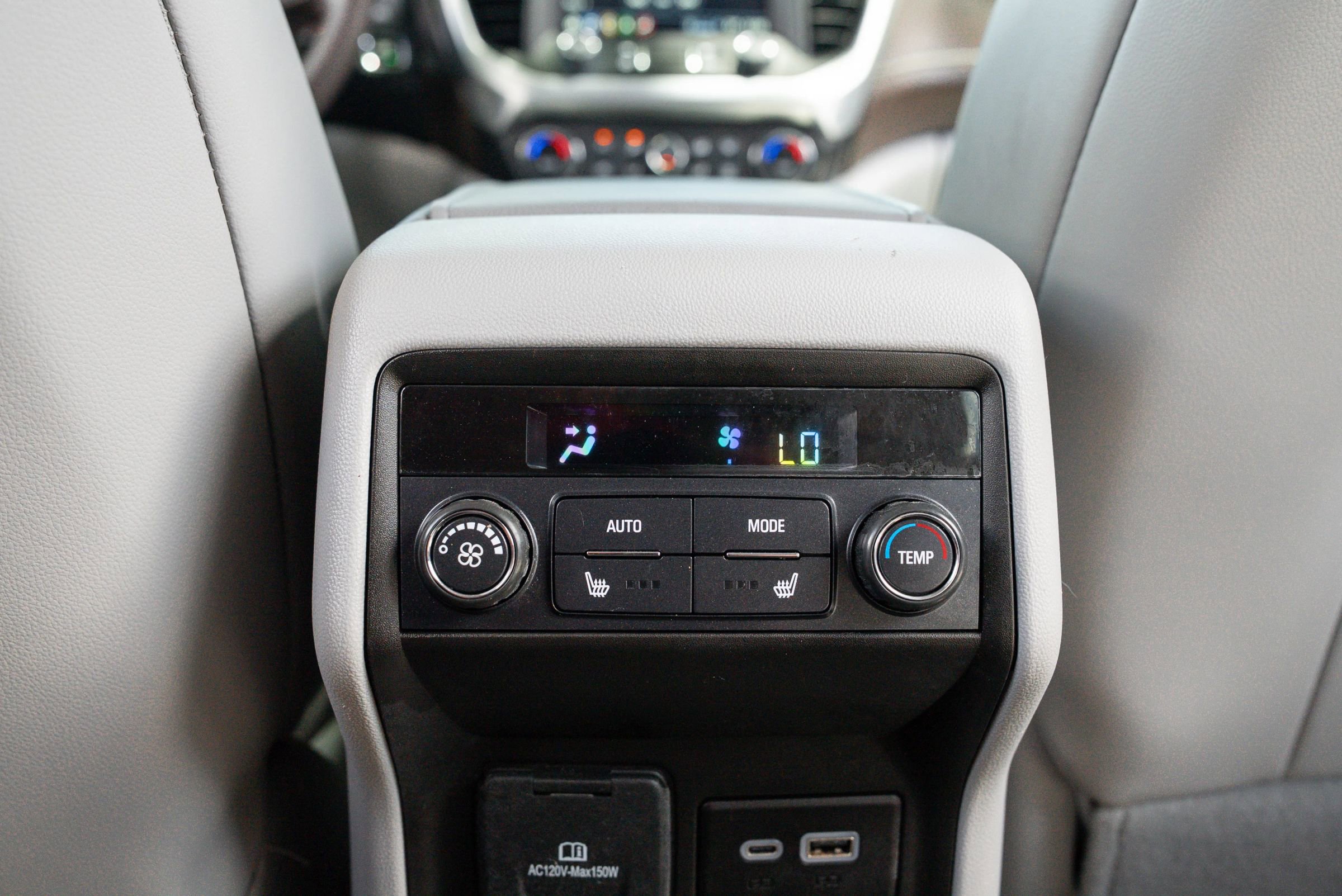 Used 2023 GMC Acadia SLT w/ Preferred Package AWD/4WD image 33