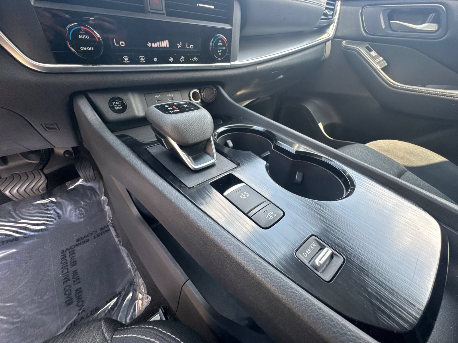 Used 2025 Nissan Rogue SV FWD image 31