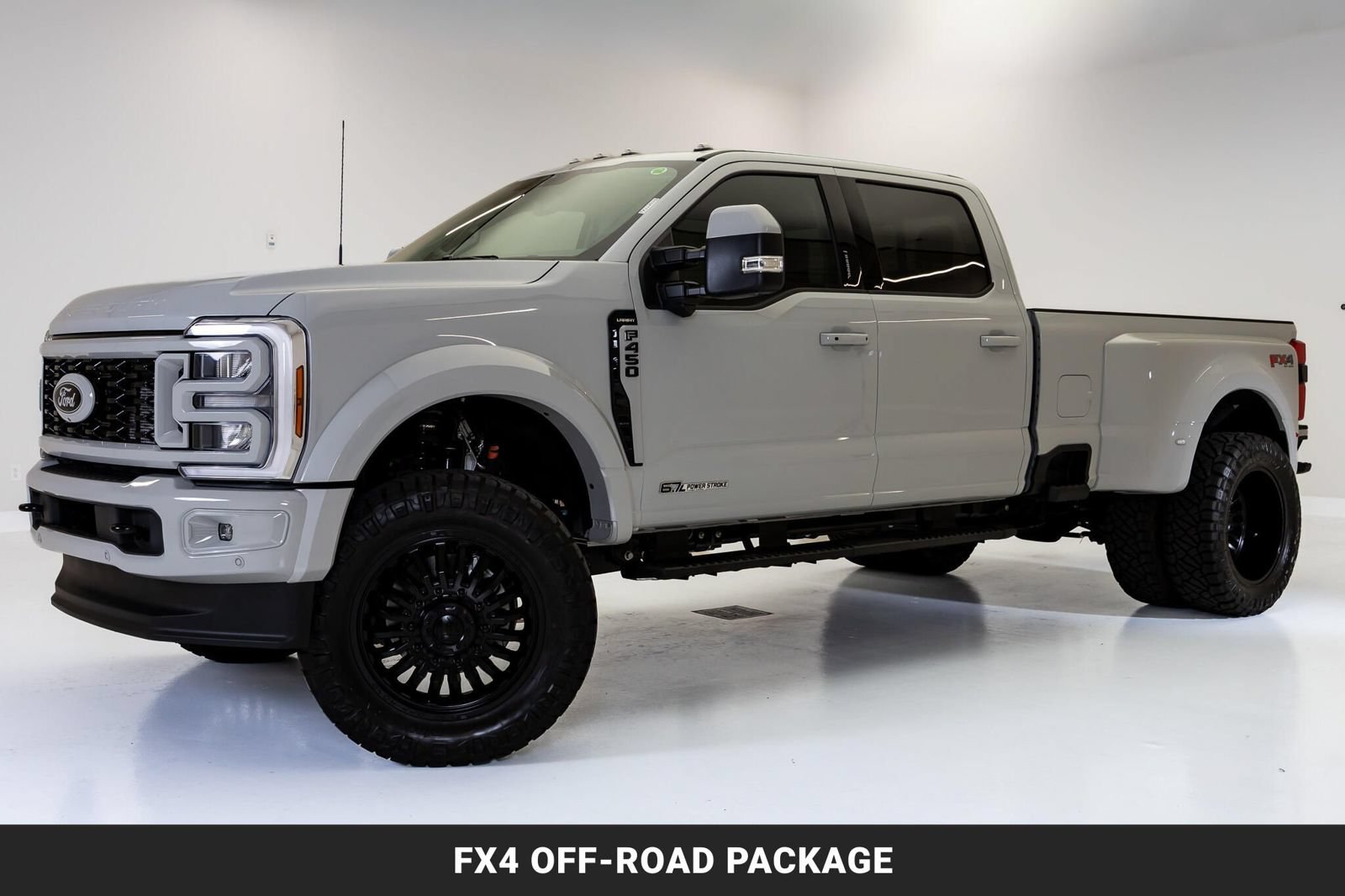 Used 2026 Ford F450 Lariat w/ Lariat Premium Package AWD/4WD image 4