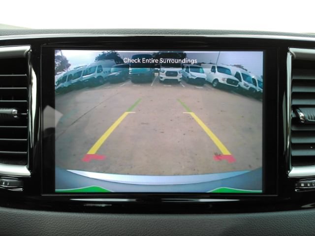 Used 2024 Chrysler Pacifica Touring-L FWD image 9