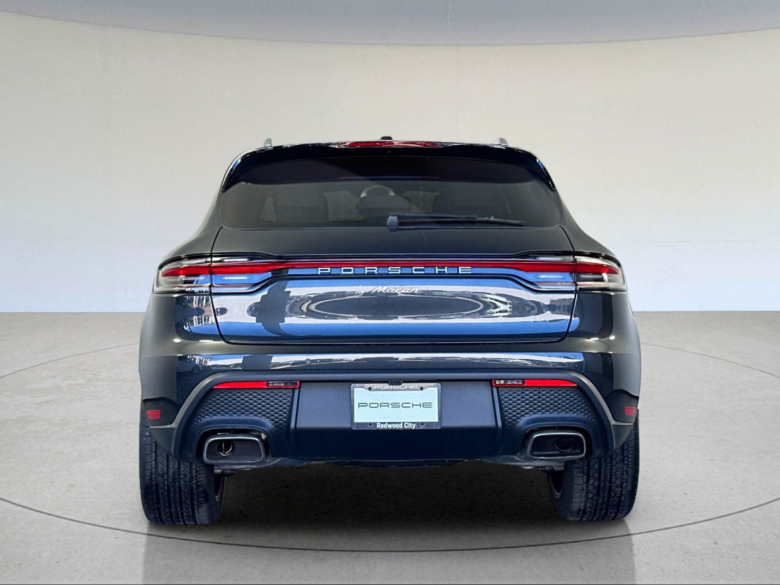 Certified 2026 Porsche Macan AWD/4WD image 7