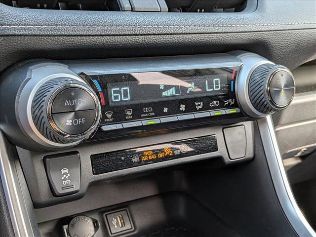Used 2025 Toyota RAV4 XLE AWD/4WD image 9
