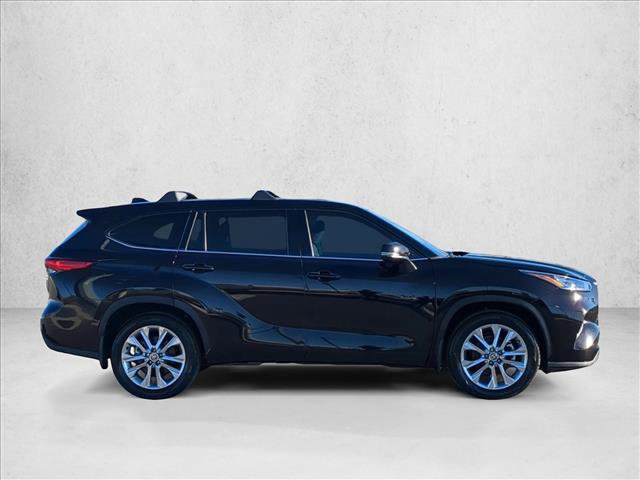 Used 2020 Toyota Highlander LE image 4