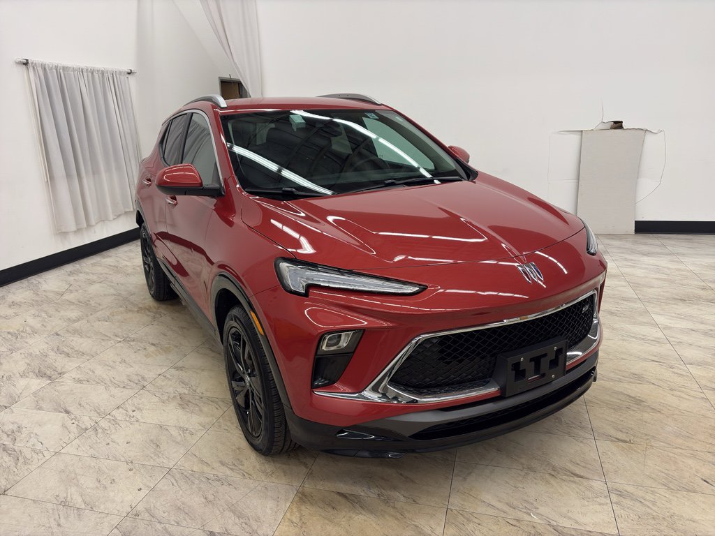 Used 2024 Buick Encore GX Sport Touring image 1