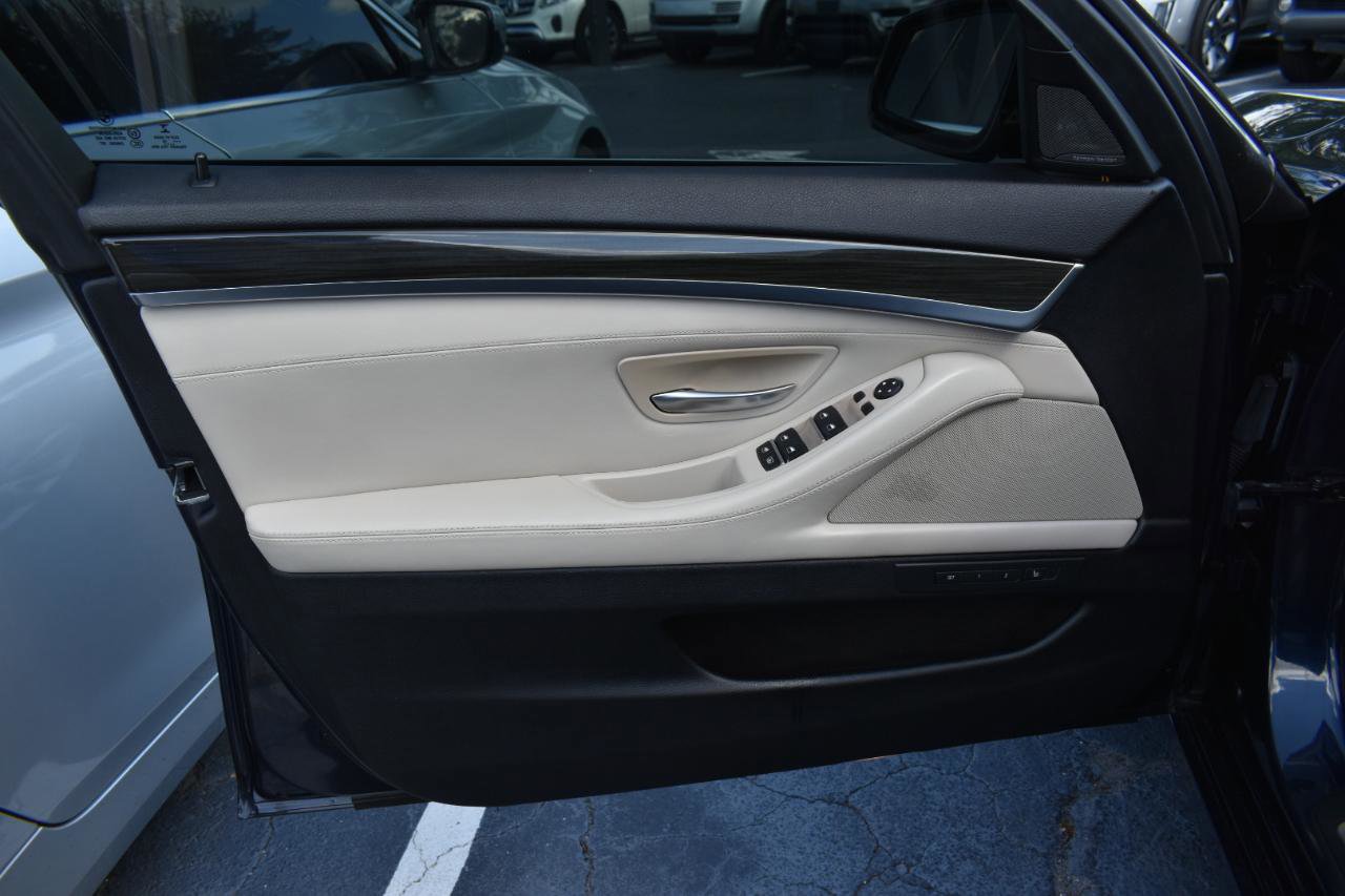 Used 2015 BMW 550i Sedan RWD image 33