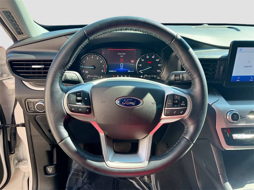Used 2022 Ford Explorer XLT image 11