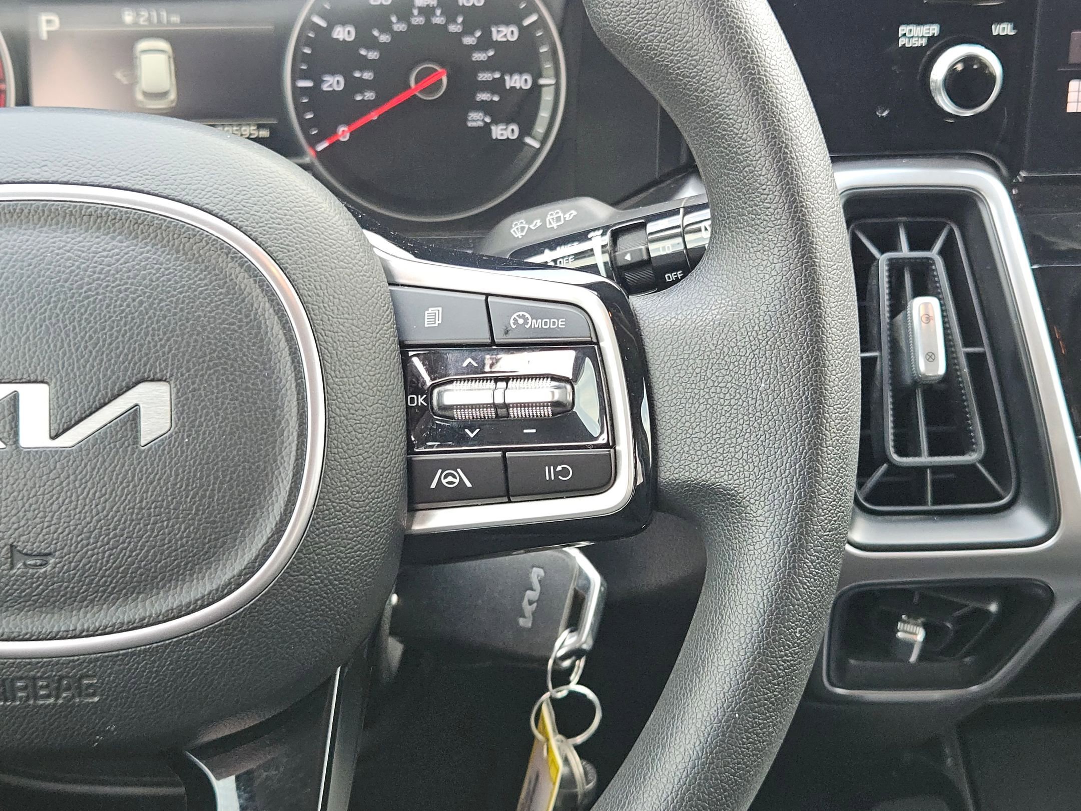 Used 2023 Kia Sorento LX FWD image 22