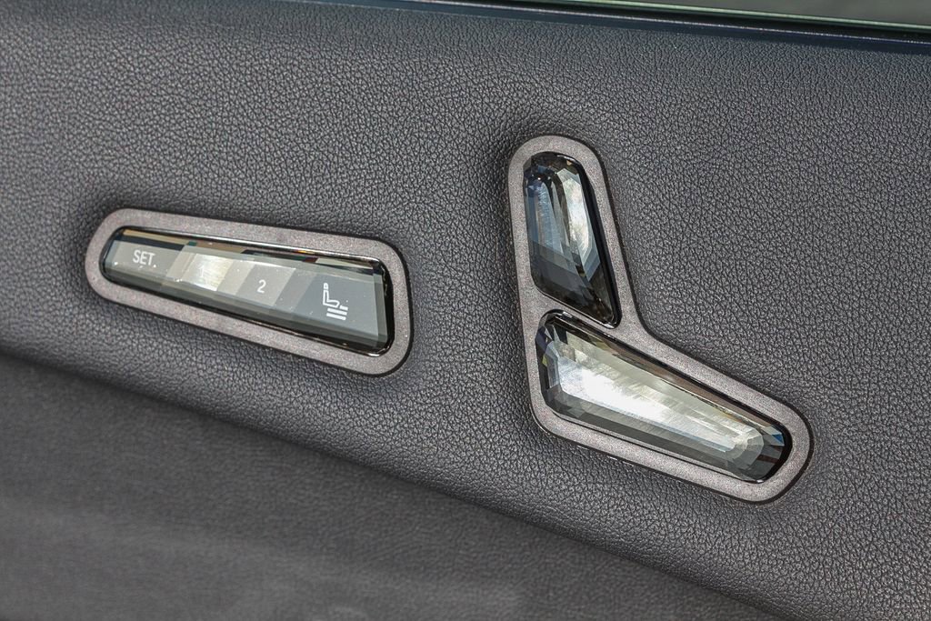 Used 2023 BMW iX xDrive50 w/ Premium Package image 27