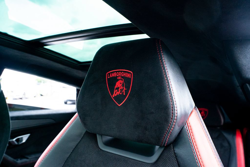 Used 2024 Lamborghini Urus Performante AWD/4WD image 41