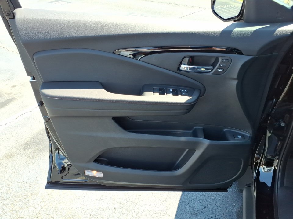 New 2026 Honda Ridgeline Black Edition image 12