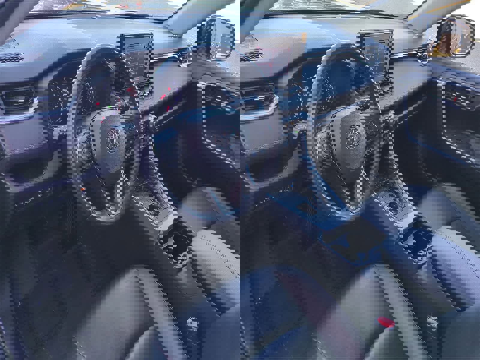 Used 2019 Toyota RAV4 XLE Premium image 10