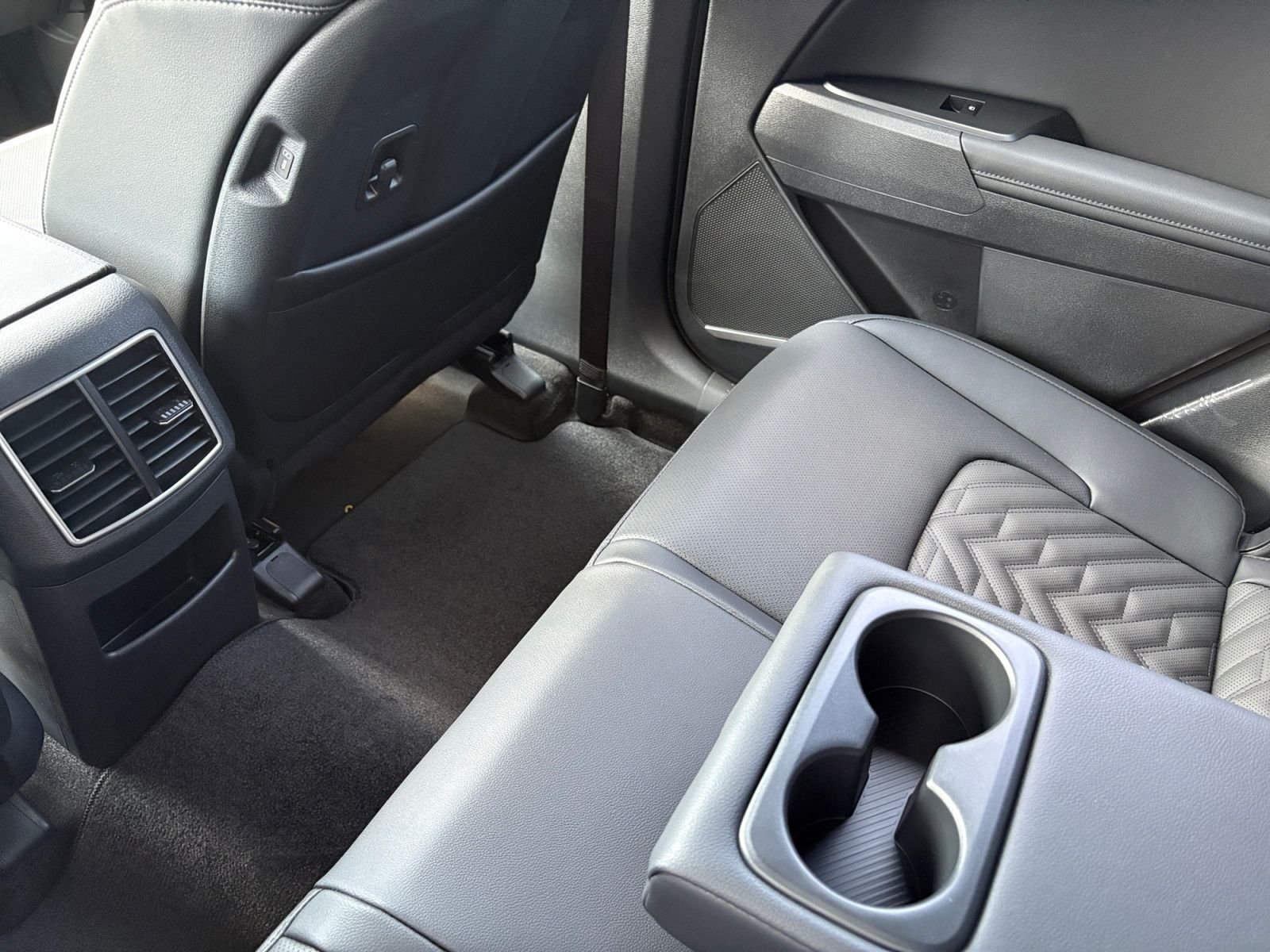 New 2027 Kia Sportage X-Line AWD/4WD image 18